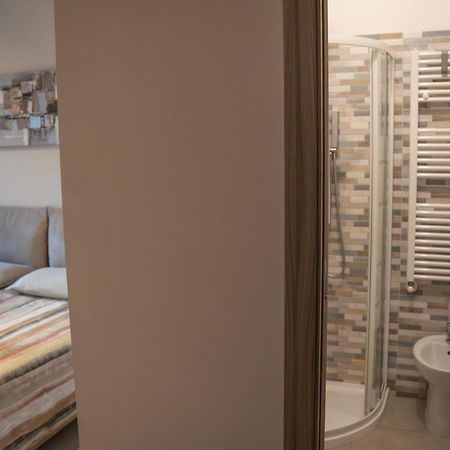 Lugaro Guest House Турин Екстер'єр фото