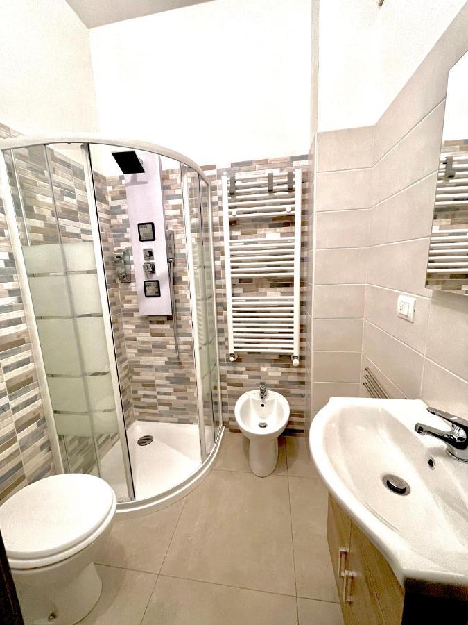 Lugaro Guest House Турин Екстер'єр фото