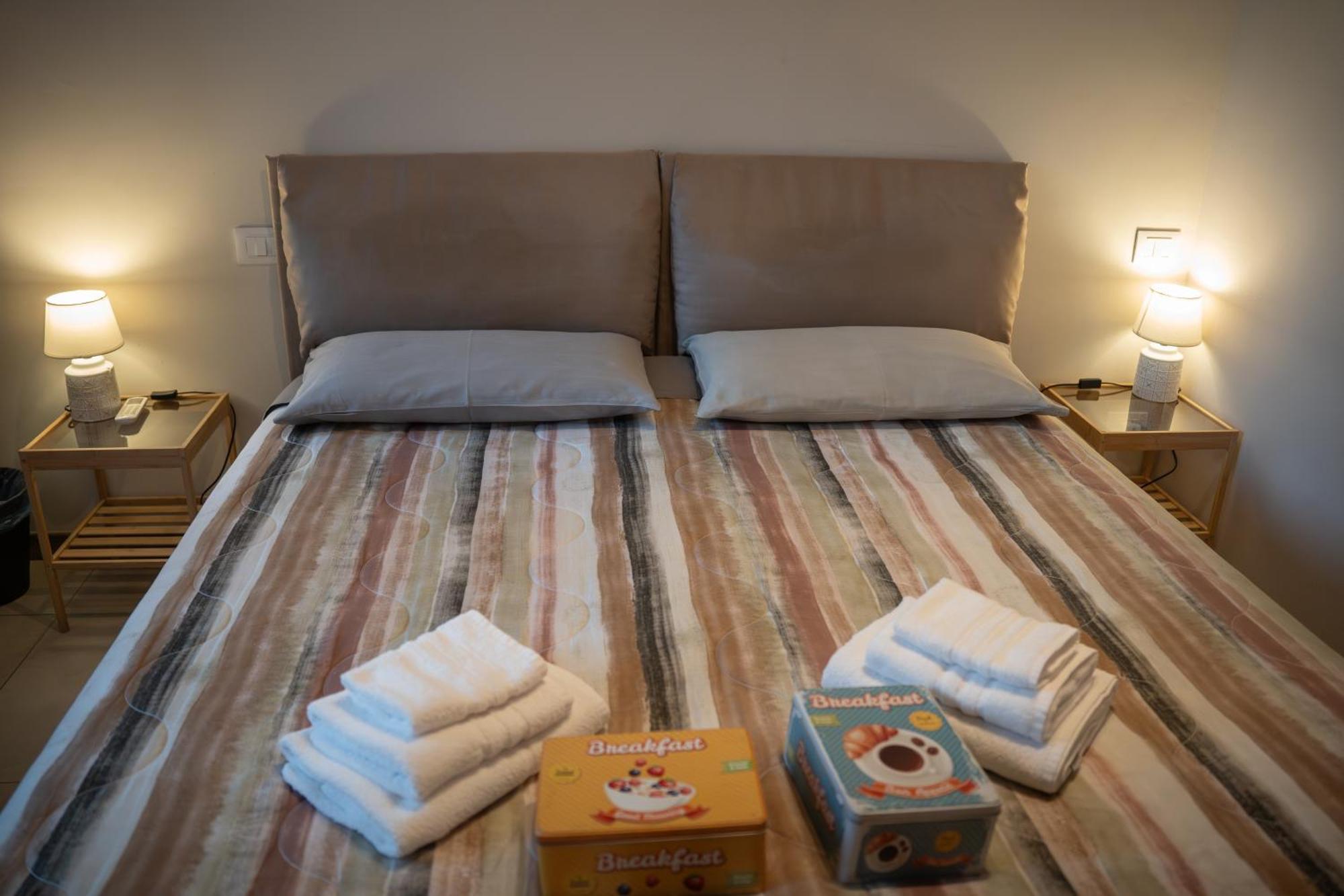 Lugaro Guest House Турин Екстер'єр фото